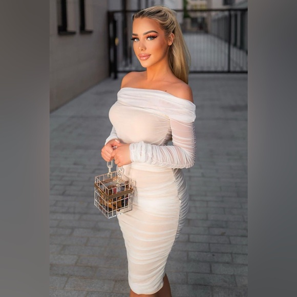 Fashion Nova ready in a ruched shoulder midi dress white - Picture 4 of 6